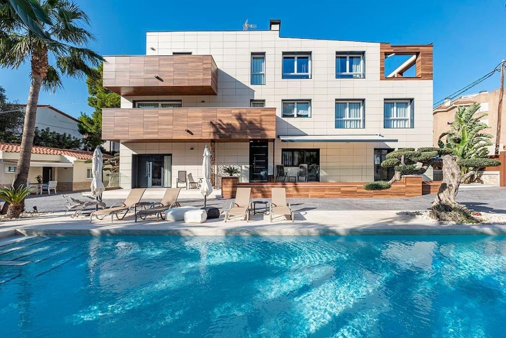 Lusso E Relax Con Piscina A 2 Minuti Dal Mare Appartement Miami Playa Buitenkant foto