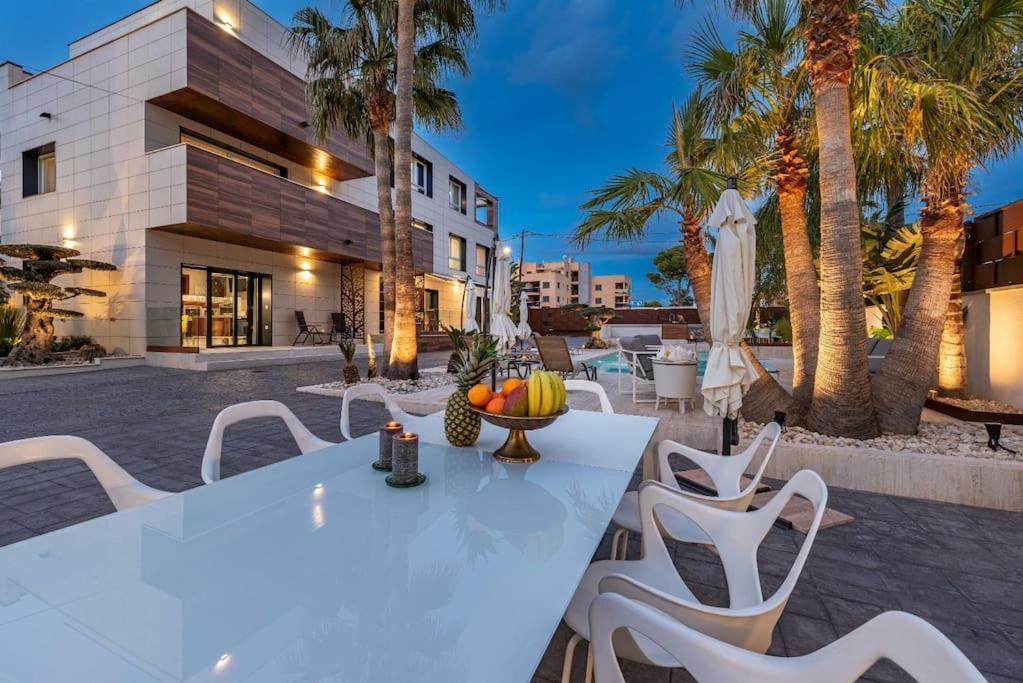 Lusso E Relax Con Piscina A 2 Minuti Dal Mare Appartement Miami Playa Buitenkant foto