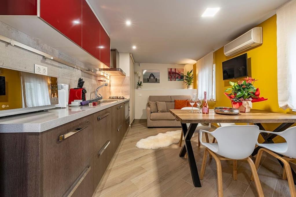 Lusso E Relax Con Piscina A 2 Minuti Dal Mare Appartement Miami Playa Buitenkant foto