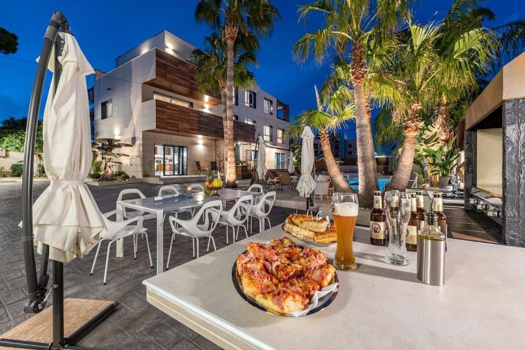 Lusso E Relax Con Piscina A 2 Minuti Dal Mare Appartement Miami Playa Buitenkant foto