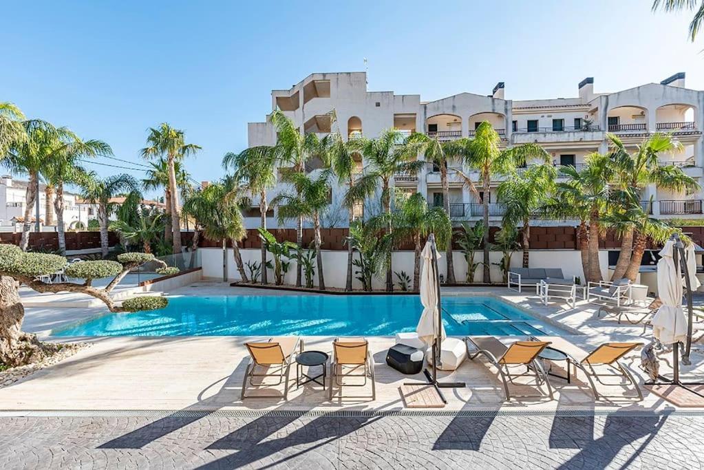 Lusso E Relax Con Piscina A 2 Minuti Dal Mare Appartement Miami Playa Buitenkant foto